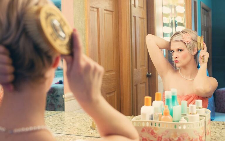 Ajoutez un miroir déco pour embellir votre intérieur